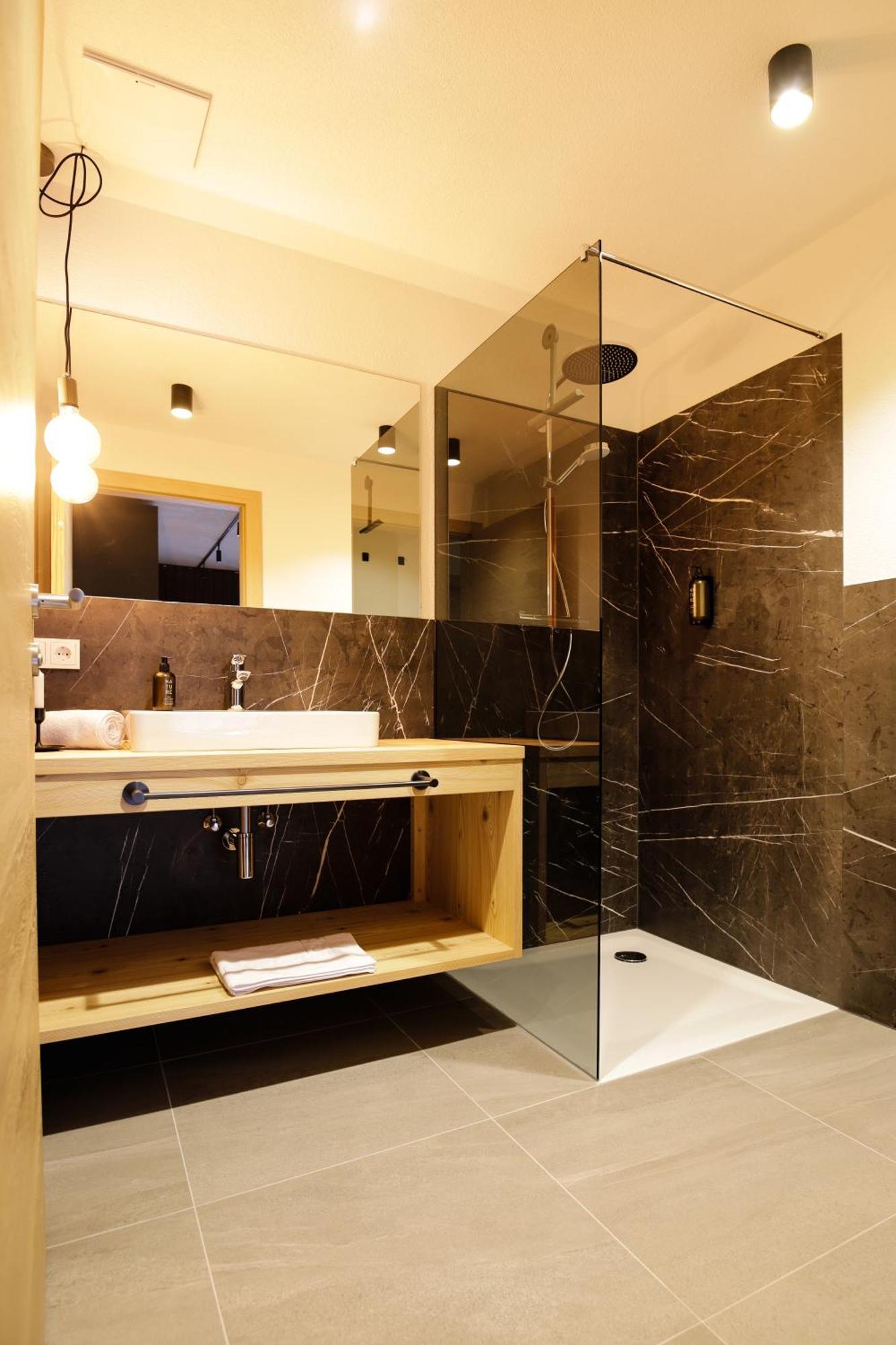 Wolf Apartments Padaun Vals Екстериор снимка