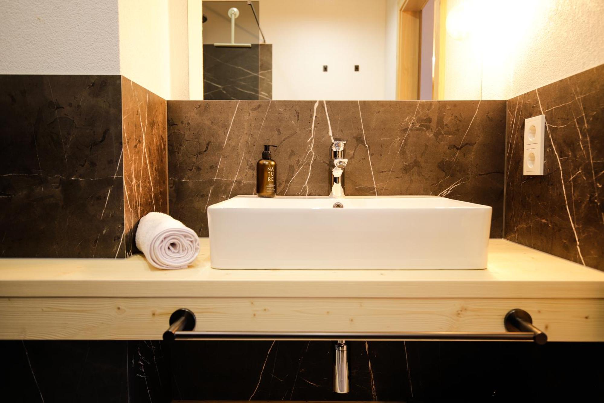 Wolf Apartments Padaun Vals Екстериор снимка