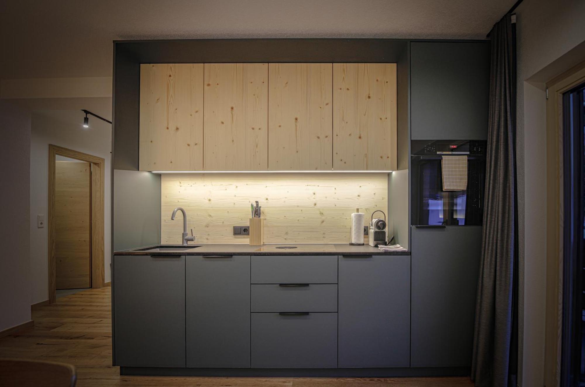 Wolf Apartments Padaun Vals Екстериор снимка