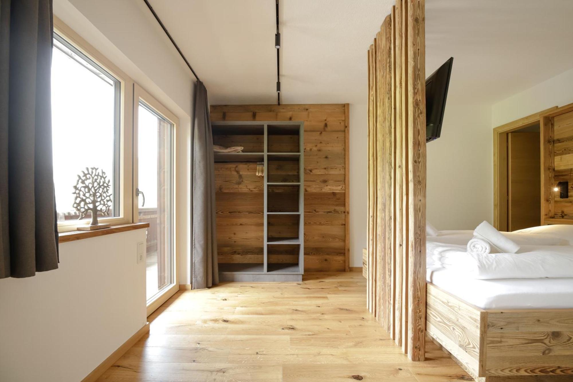 Wolf Apartments Padaun Vals Екстериор снимка