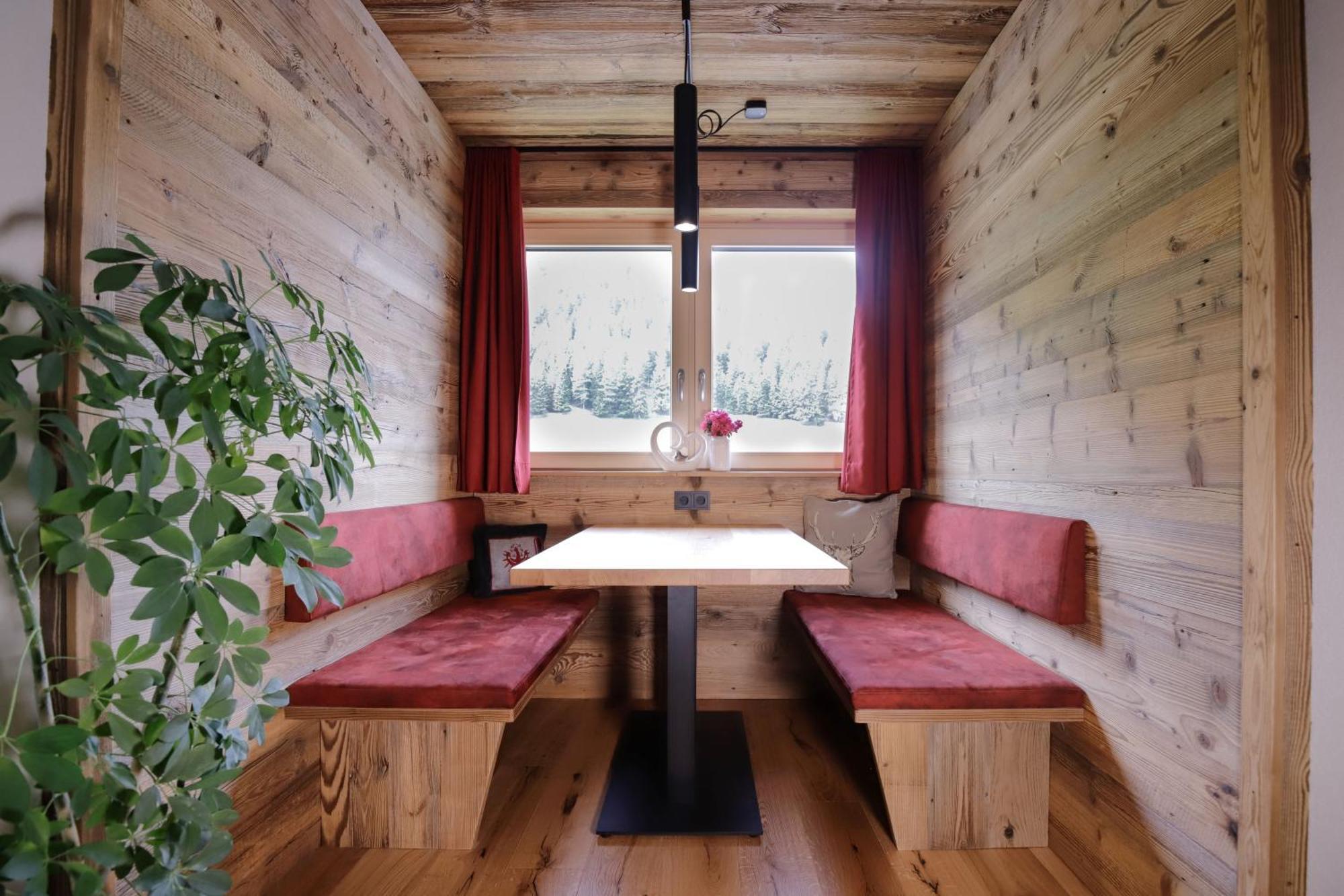 Wolf Apartments Padaun Vals Екстериор снимка